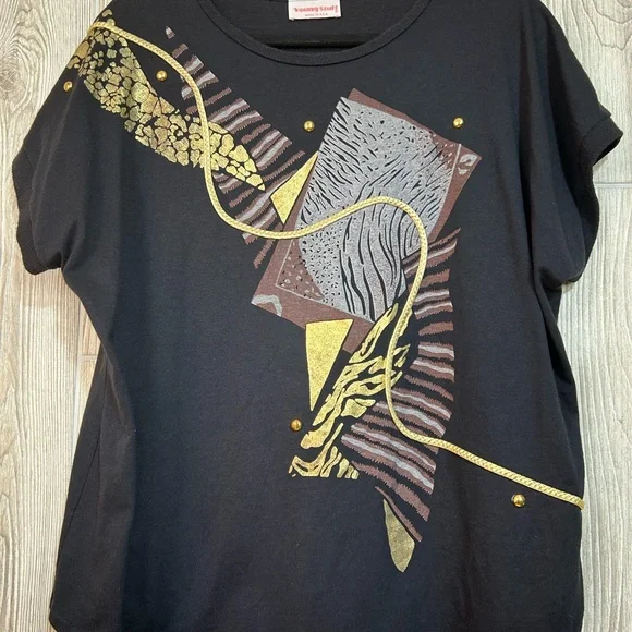 Vintage 80’s 90’s Black Graphic T-Shirt with Gold Accents M - Picture 4 of 11